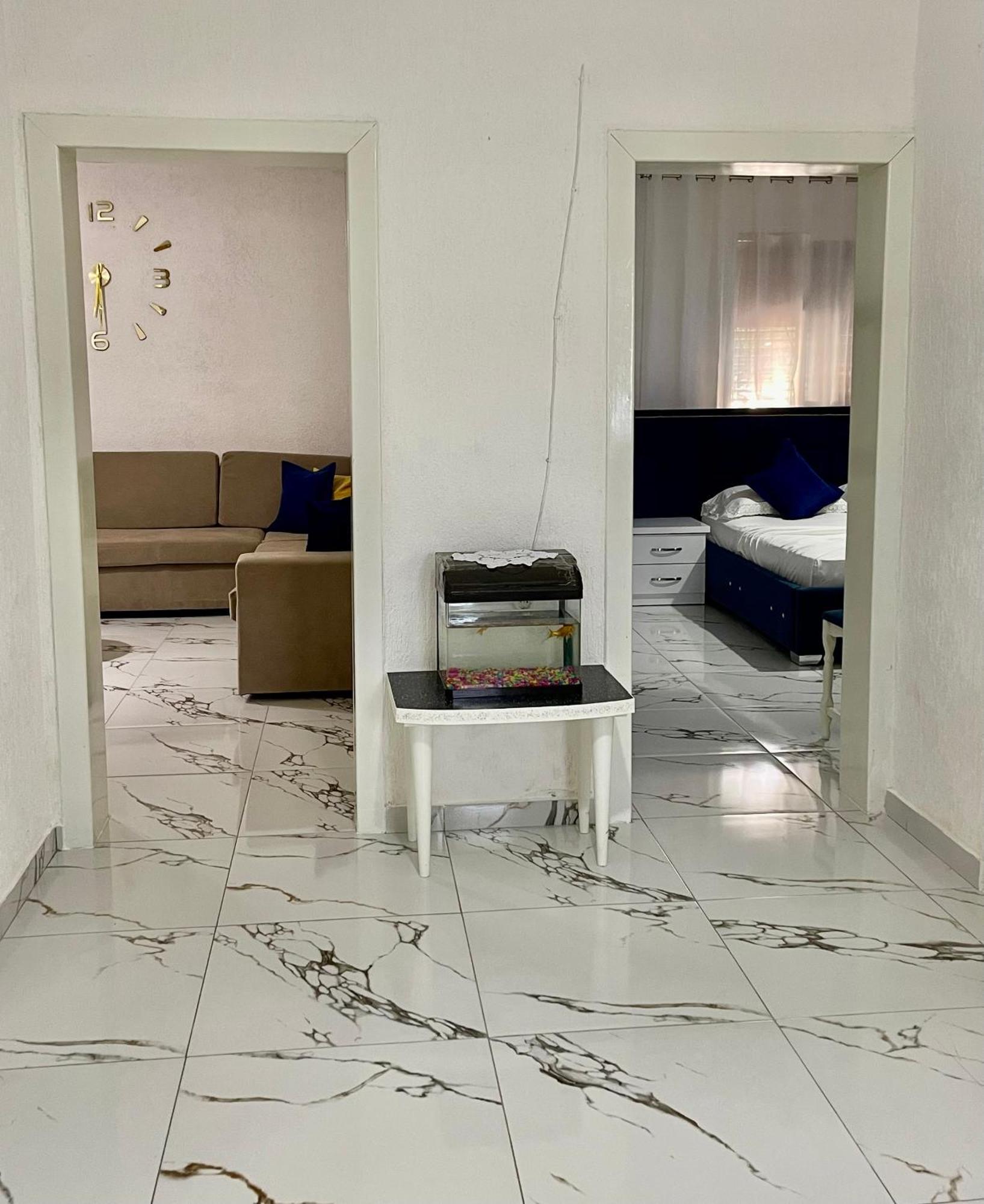 Guest House Dea Vlore Bagian luar foto