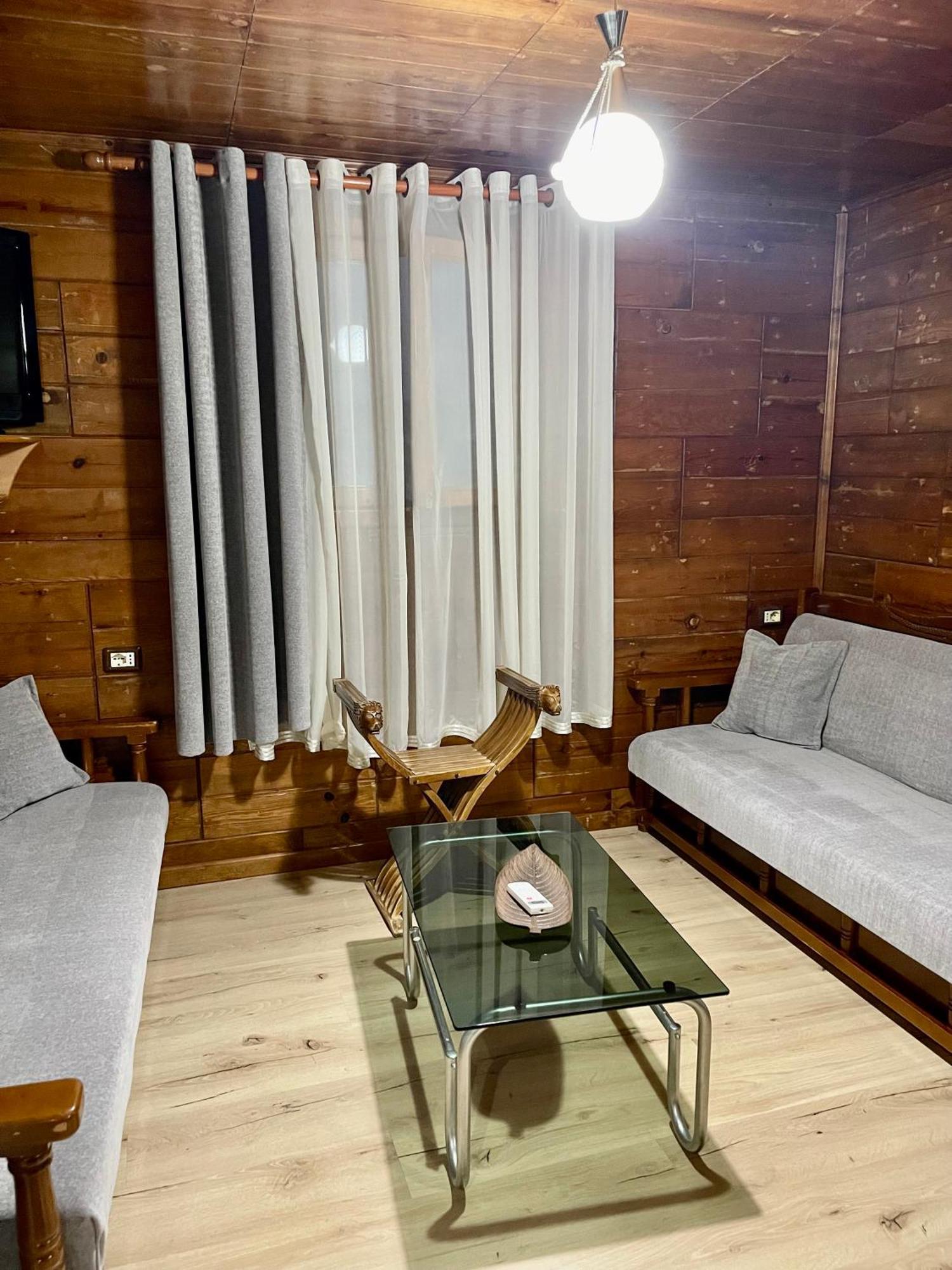 Guest House Dea Vlore Bagian luar foto